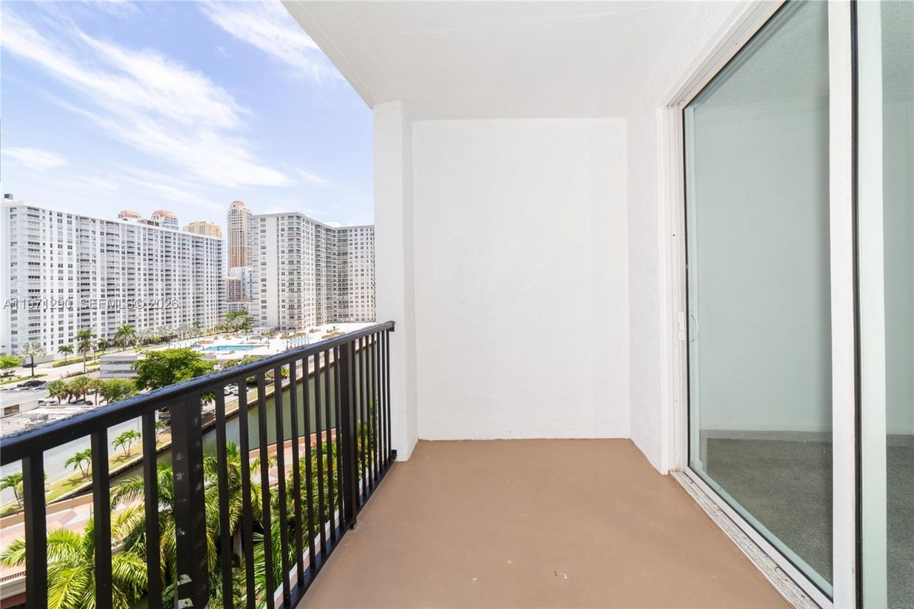 17150 N Bay Rd, Unit 2911, Sunny Isles Beach, FL 33160 Photo