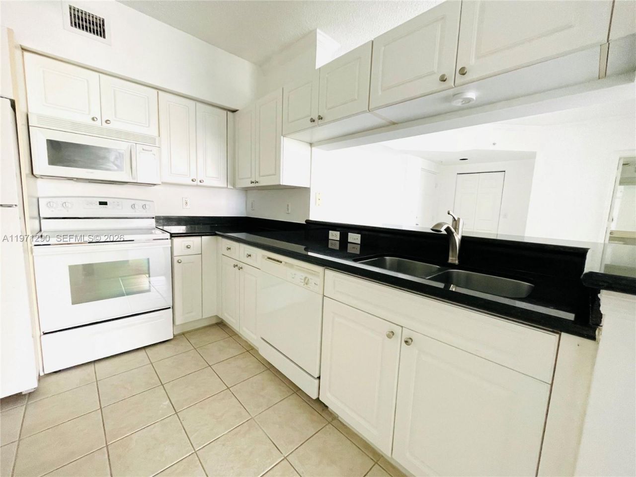 17150 N Bay Rd , Unit 2911, Sunny Isles Beach, FL 33160 Photo