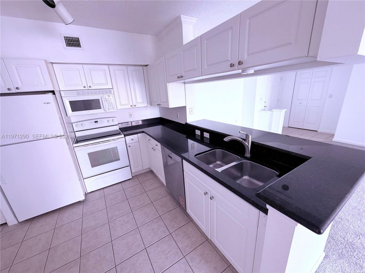 17150 N Bay Rd, Unit 2911, Sunny Isles Beach, FL 33160 Photo