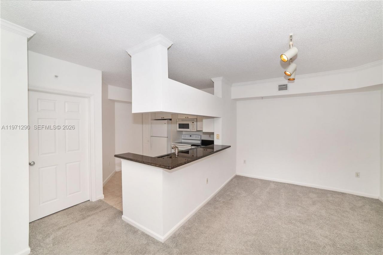 17150 N Bay Rd, Unit 2911, Sunny Isles Beach, FL 33160 Photo