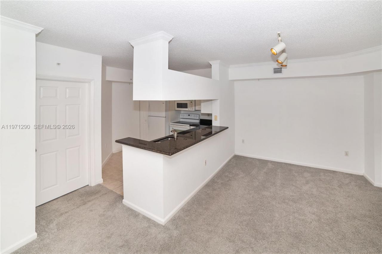 17150 N Bay Rd, Unit 2911, Sunny Isles Beach, FL 33160 Photo