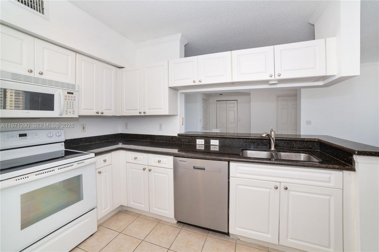 17150 N Bay Rd, Unit 2911, Sunny Isles Beach, FL 33160 Photo