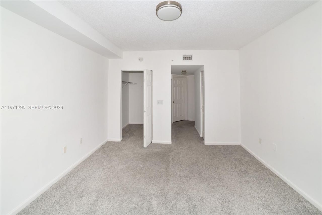 17150 N Bay Rd, Unit 2911, Sunny Isles Beach, FL 33160 Photo