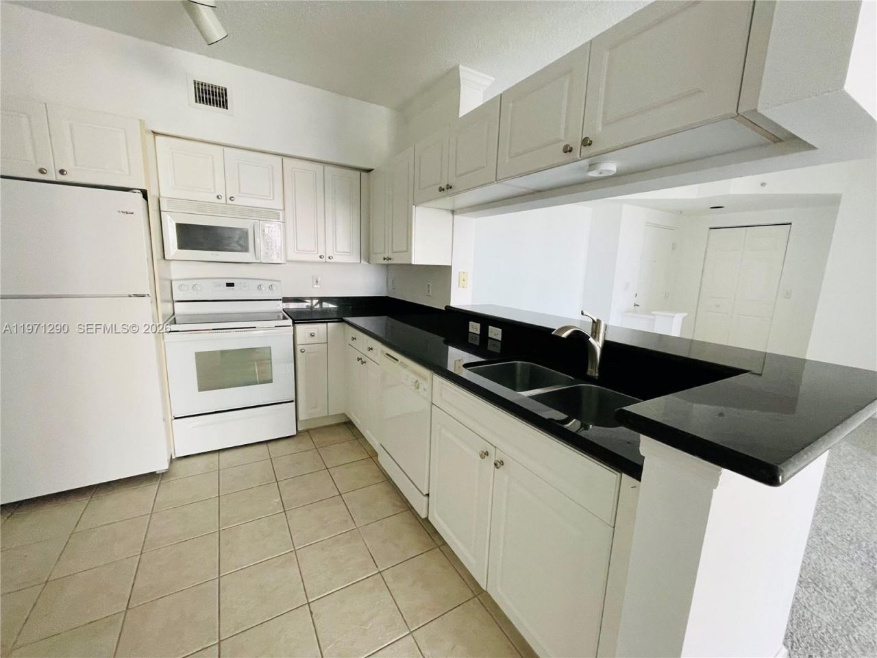 17150 N Bay Rd , Unit 2911, Sunny Isles Beach, FL 33160 Photo