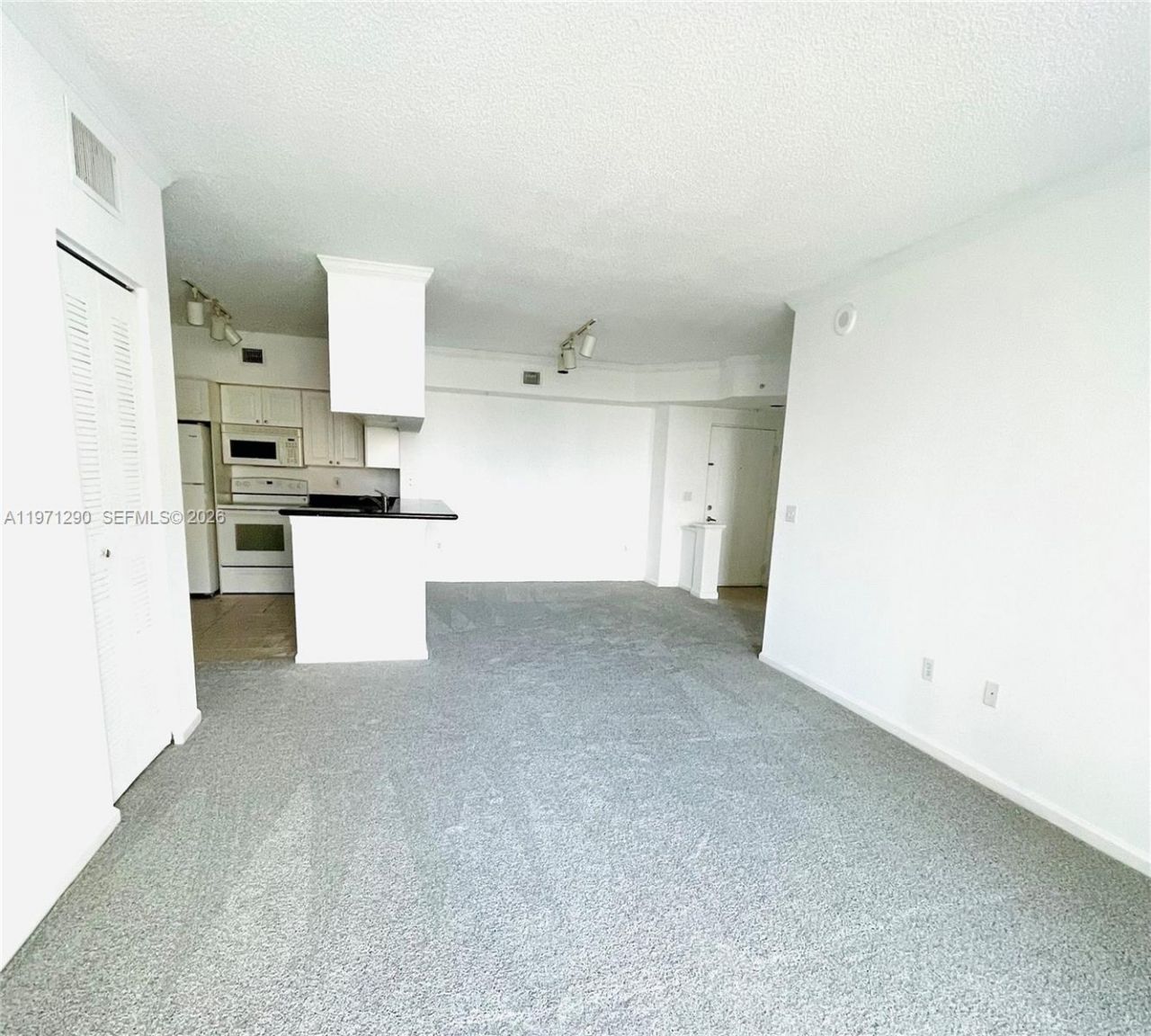 17150 N Bay Rd , Unit 2911, Sunny Isles Beach, FL 33160 Photo