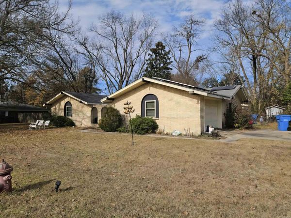 1104 Chicot Drive, Dermott, AR 71638