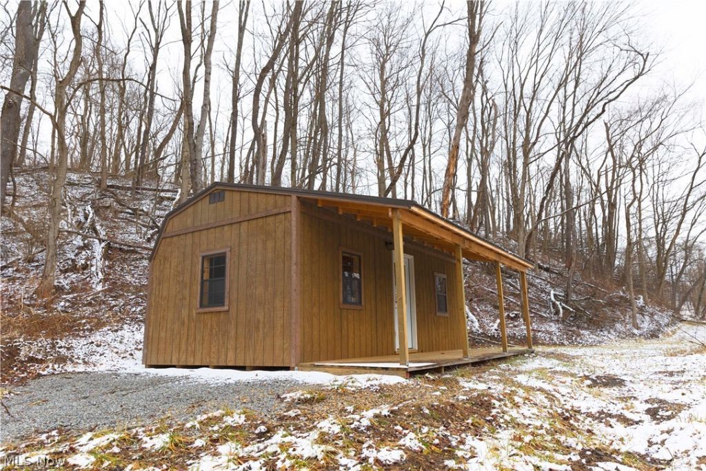 8155 Westfall Street Se, East Canton, OH 44730 Main Photo