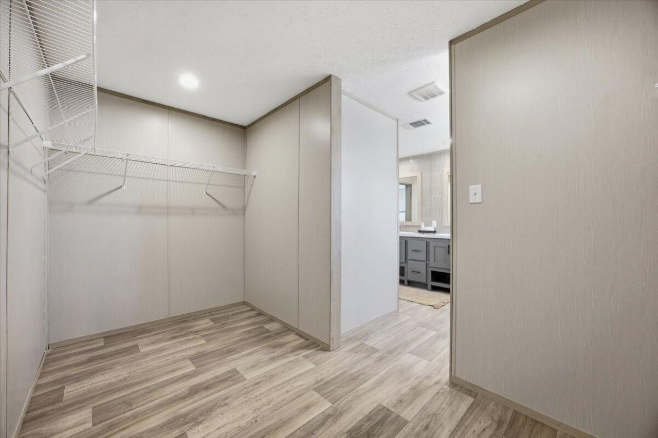 662 Country Pond Lane Photo 21