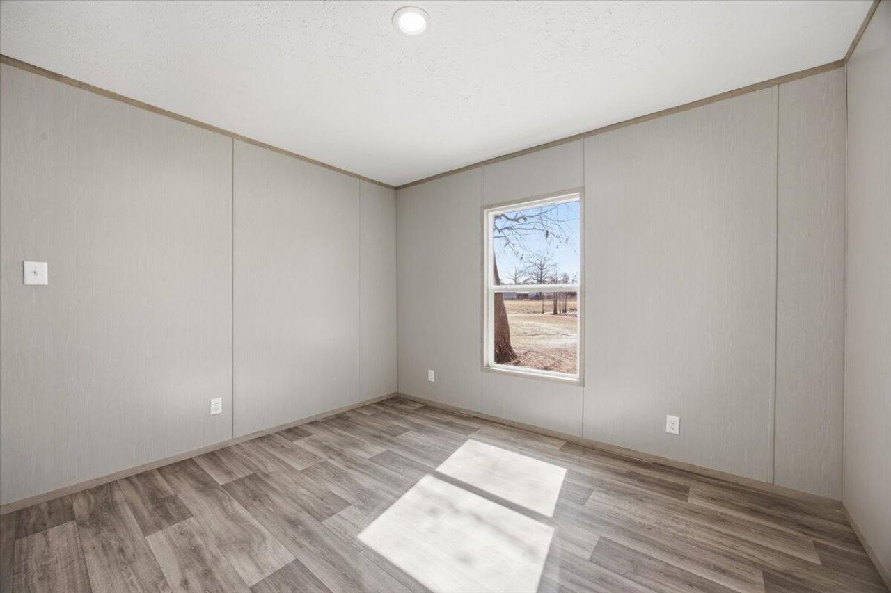 662 Country Pond Lane Photo 29