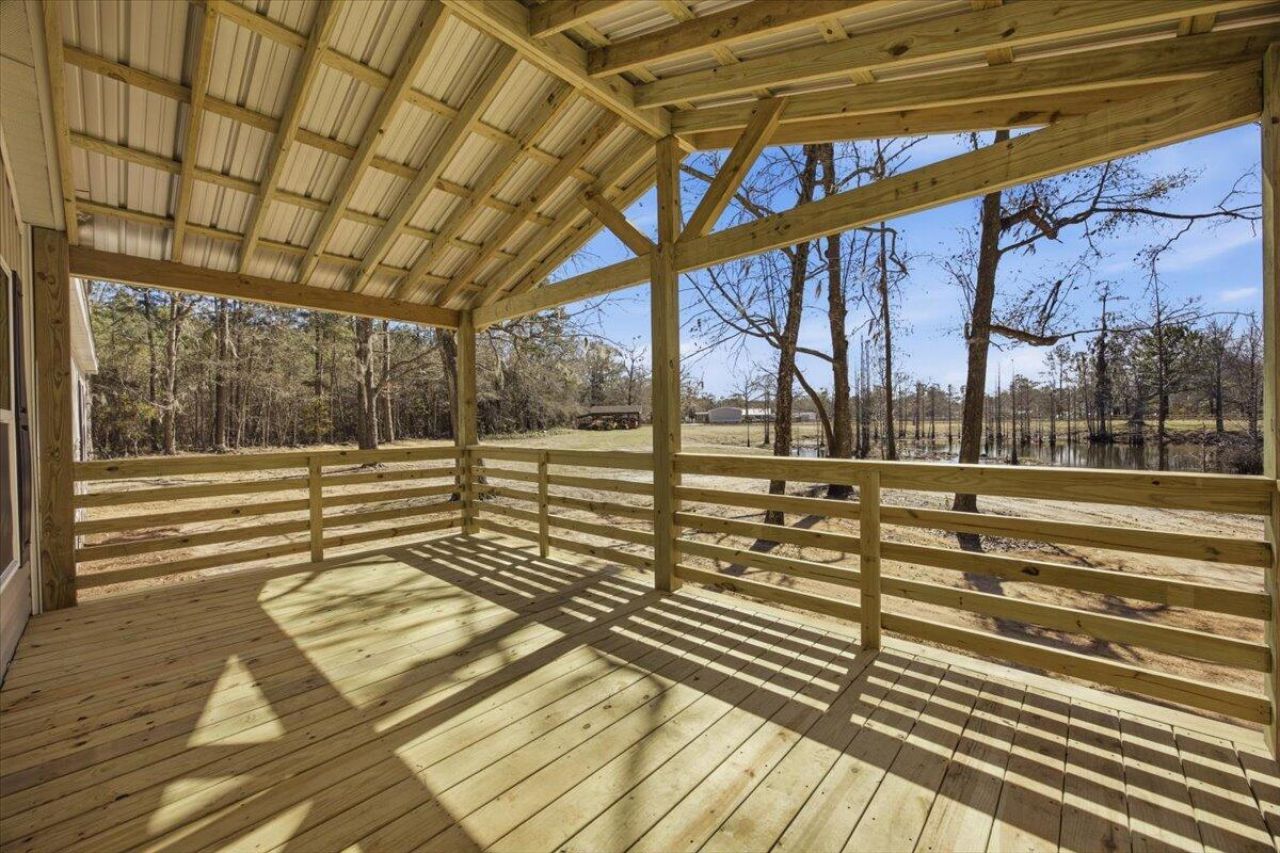 662 Country Pond Lane Photo 33