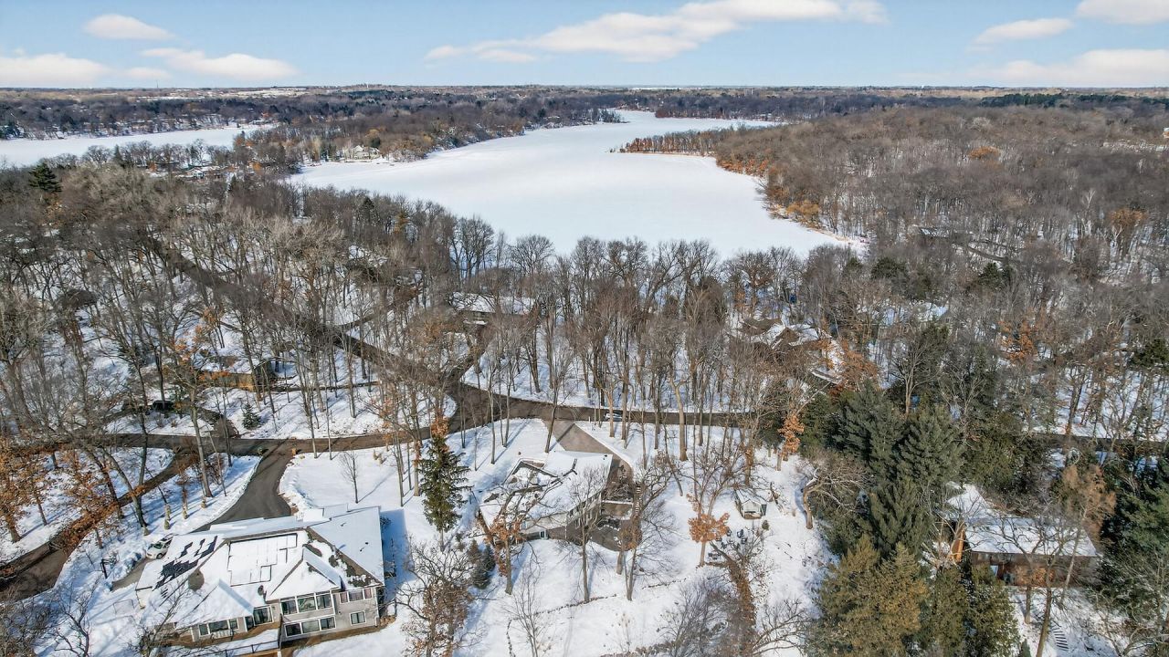 8475 Hidden Bay Trail N, Lake Elmo, MN 55042 Main Photo