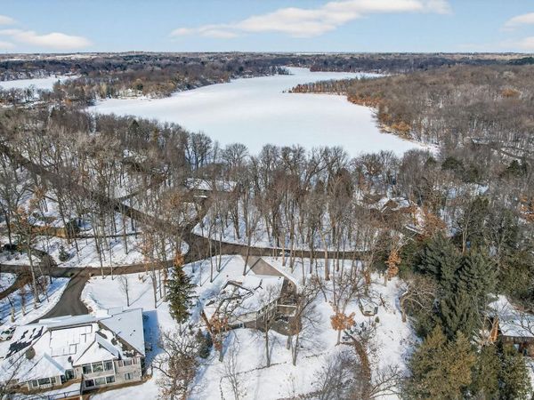 8475 Hidden Bay Trail N, Lake Elmo, MN 55042