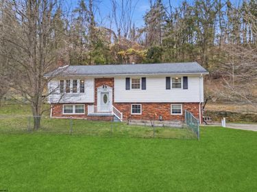 165 Winding Way, Clarksburg, WV 26301