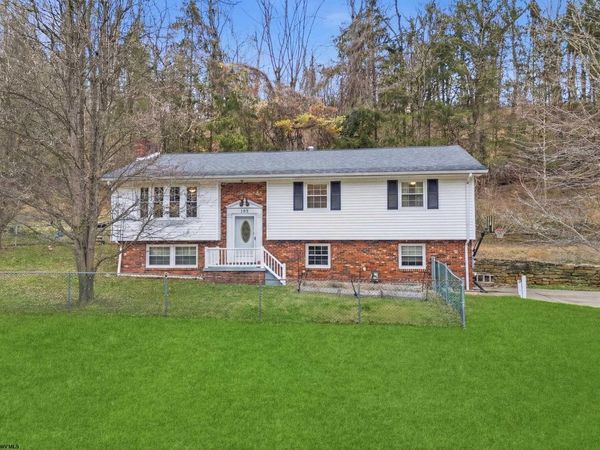 165 Winding Way, Clarksburg, WV 26301