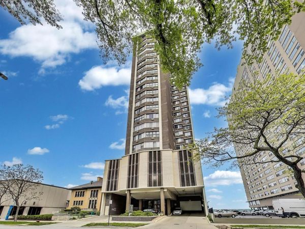 6325 N Sheridan Road, Unit 2101, Chicago, IL 60660