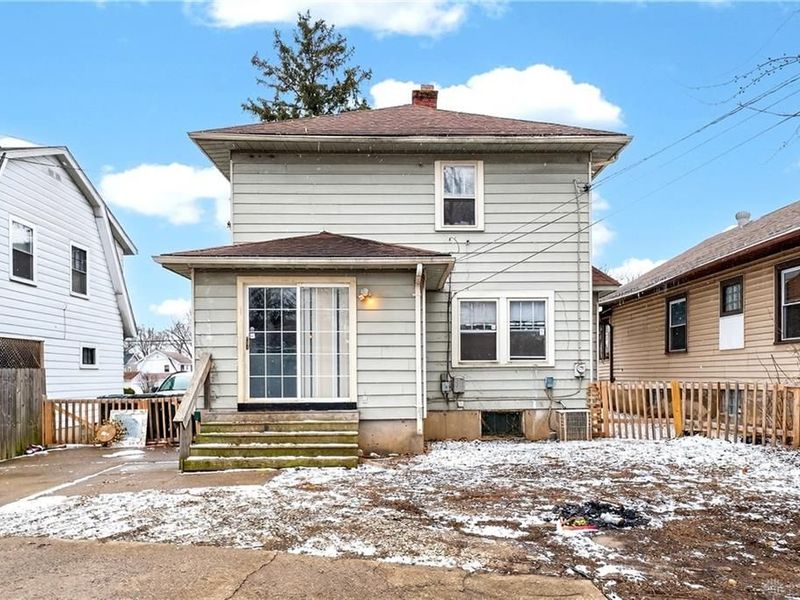 53 E Siebenthaler Avenue, Dayton, OH 45405 Photo 3