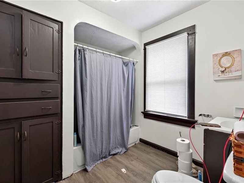 53 E Siebenthaler Avenue, Dayton, OH 45405 Photo 8