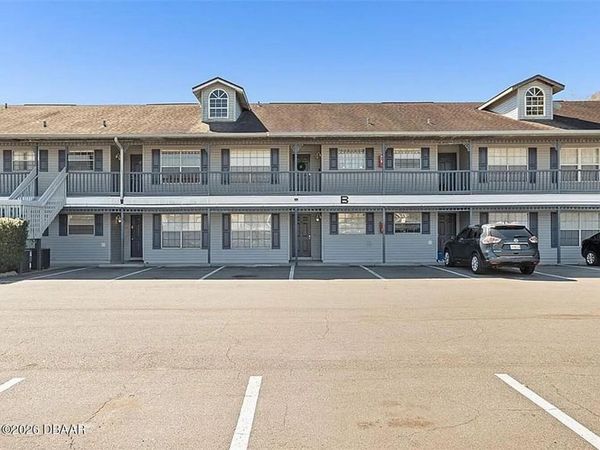 313 Dirksen Drive, Unit F16, DeBary, FL 32713