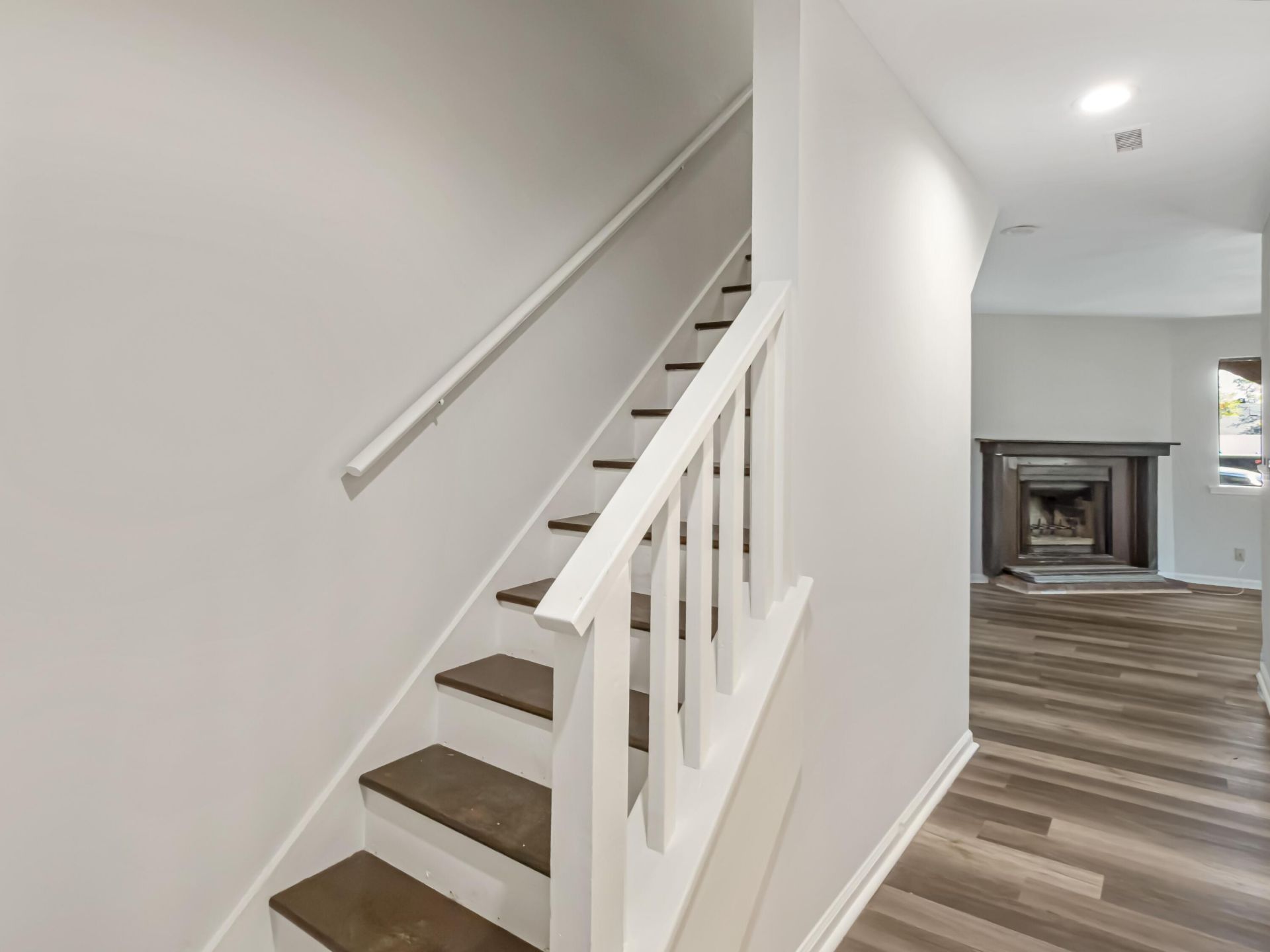 398 Country Club Boulevard Photo 11