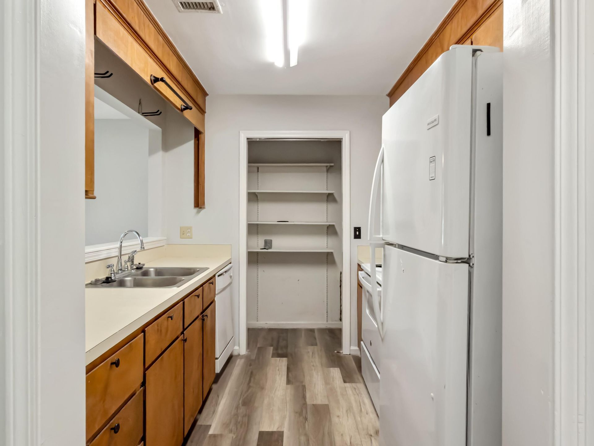 398 Country Club Boulevard Photo 14