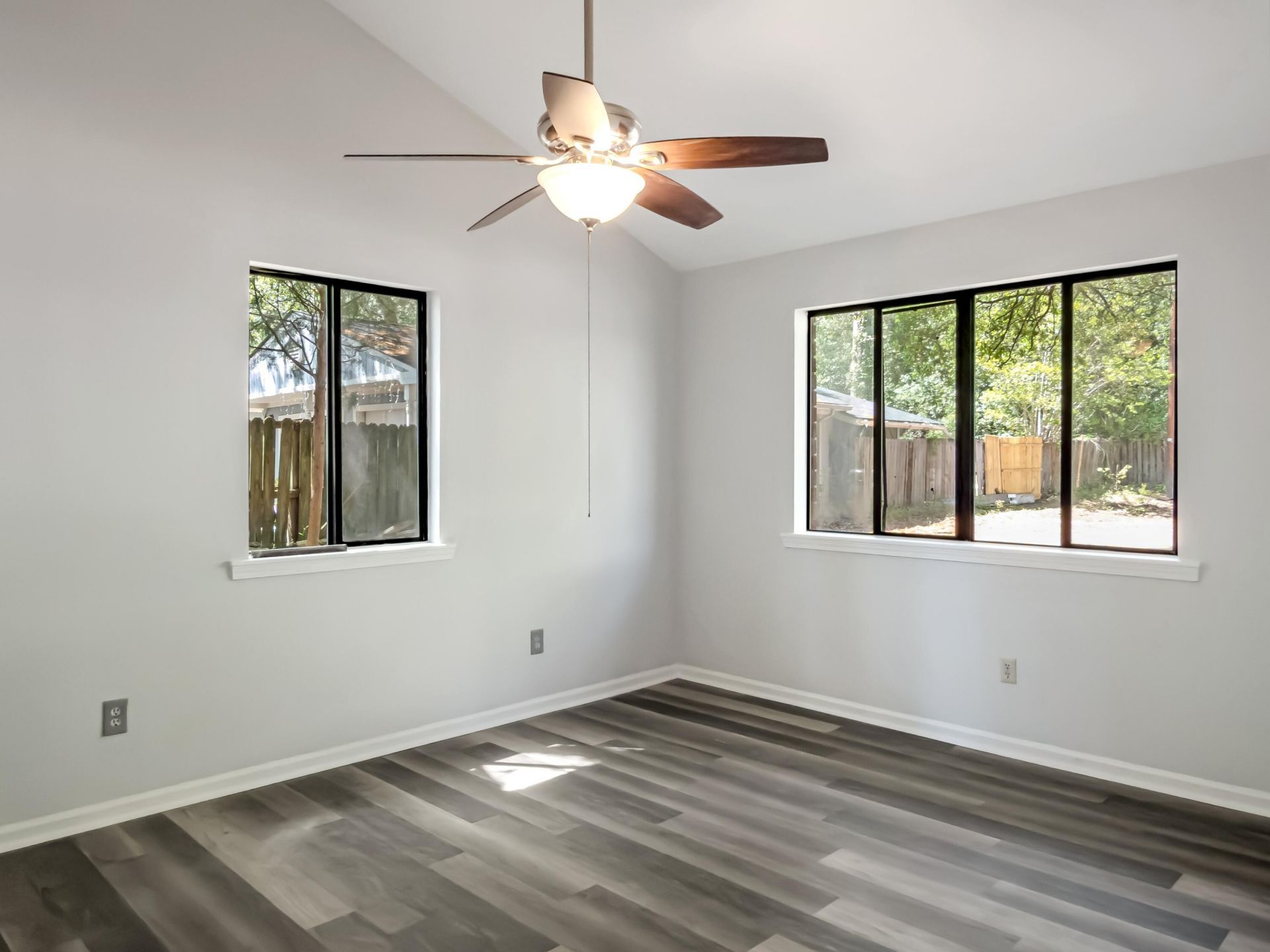 398 Country Club Boulevard Photo 22