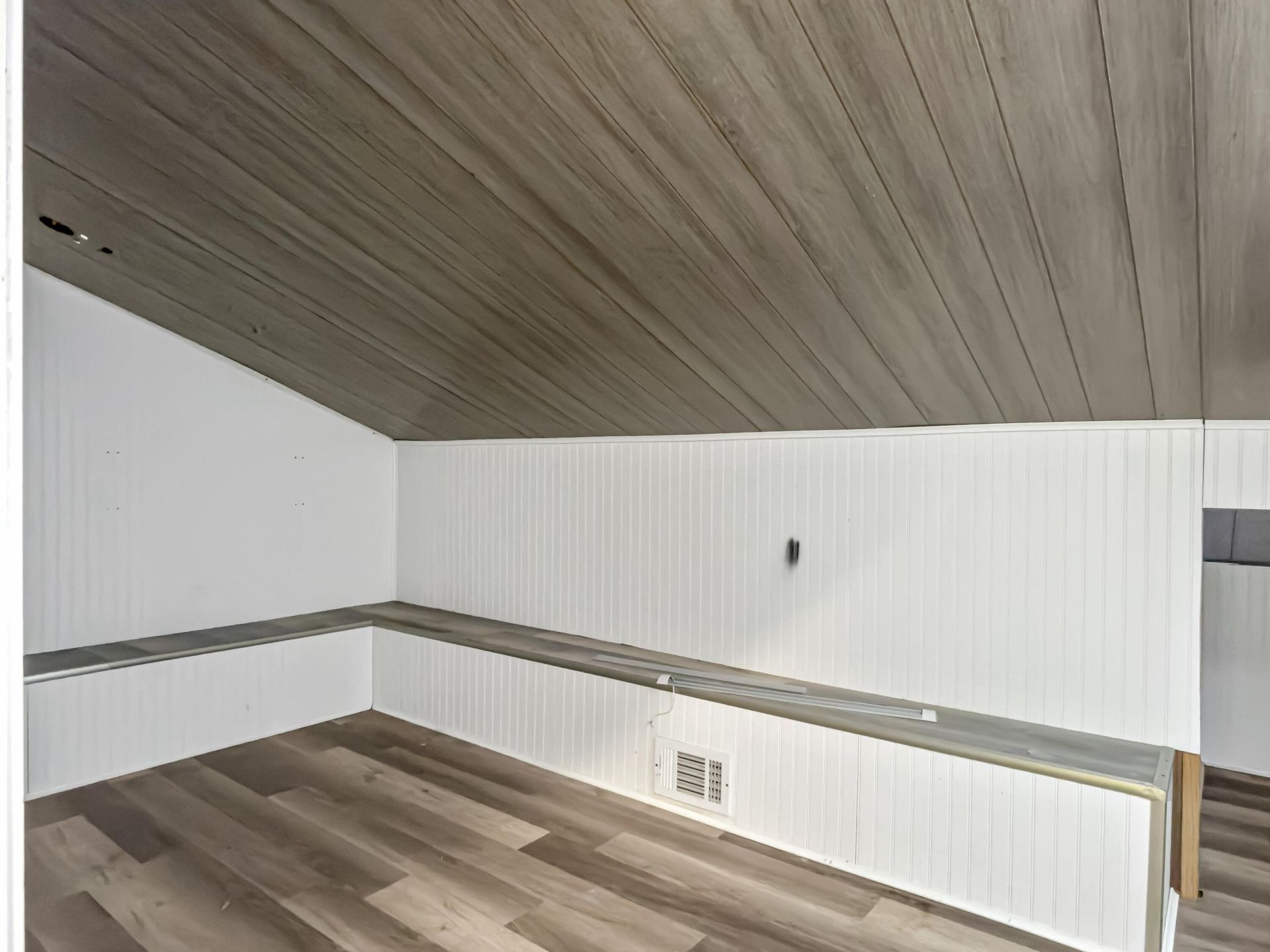 398 Country Club Boulevard Photo 5