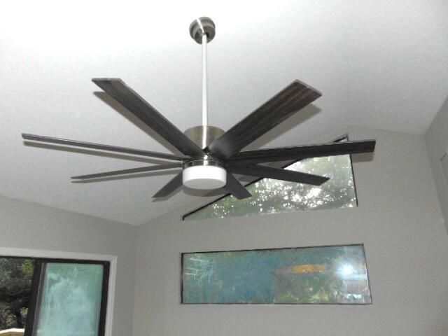 398 Country Club Boulevard Photo 9