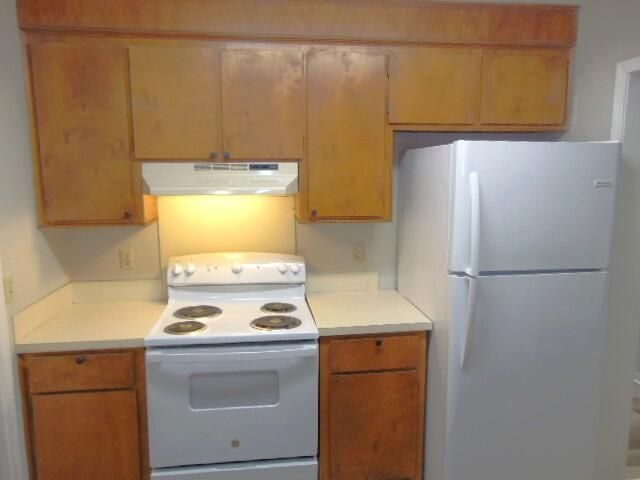 398 Country Club Boulevard Photo 9