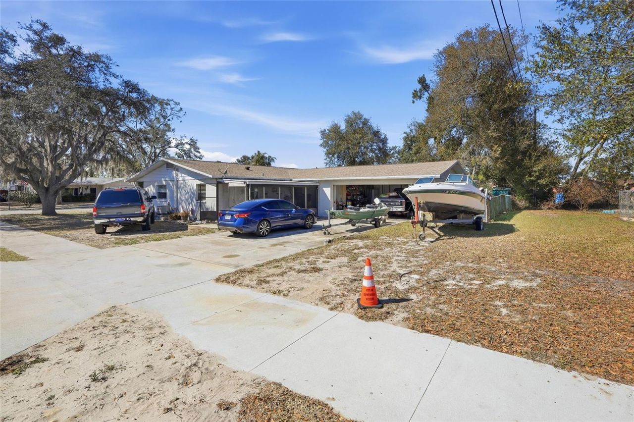 6112 & 6116 9th Street , Zephyrhills, FL 33542 Photo