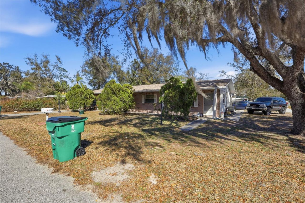 6112 & 6116 9th Street , Zephyrhills, FL 33542 Photo