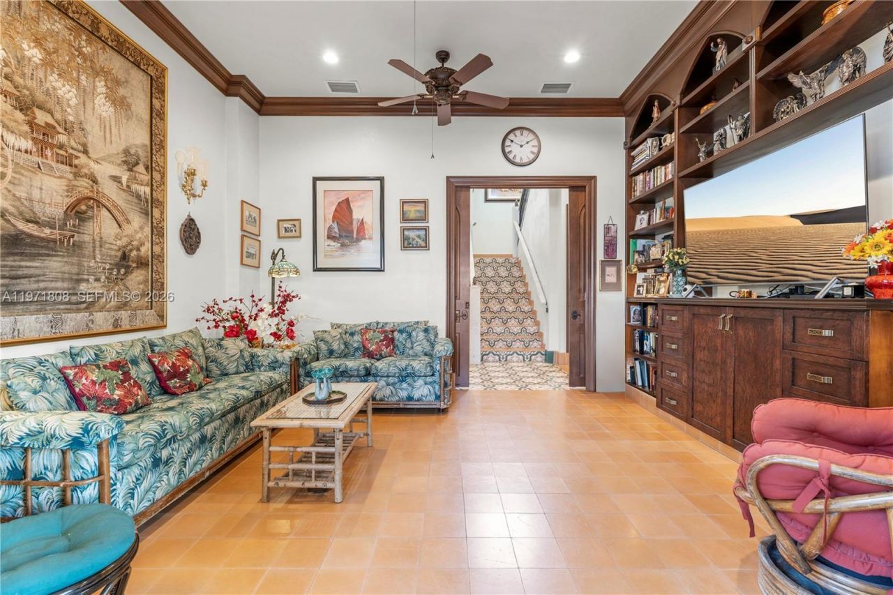 4251 SW 11th St, Miami, FL 33134 Photo