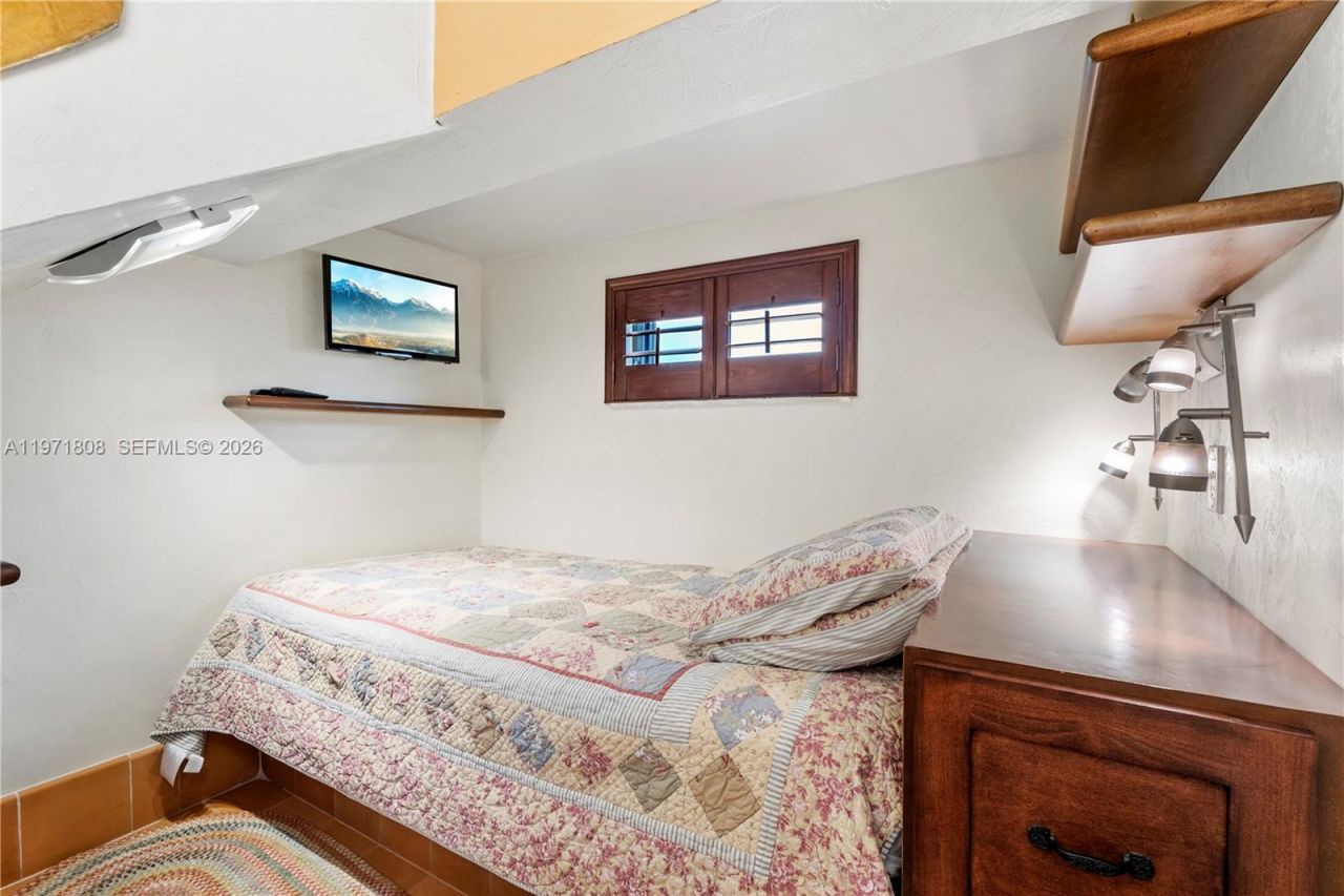 4251 SW 11th St, Miami, FL 33134 Photo