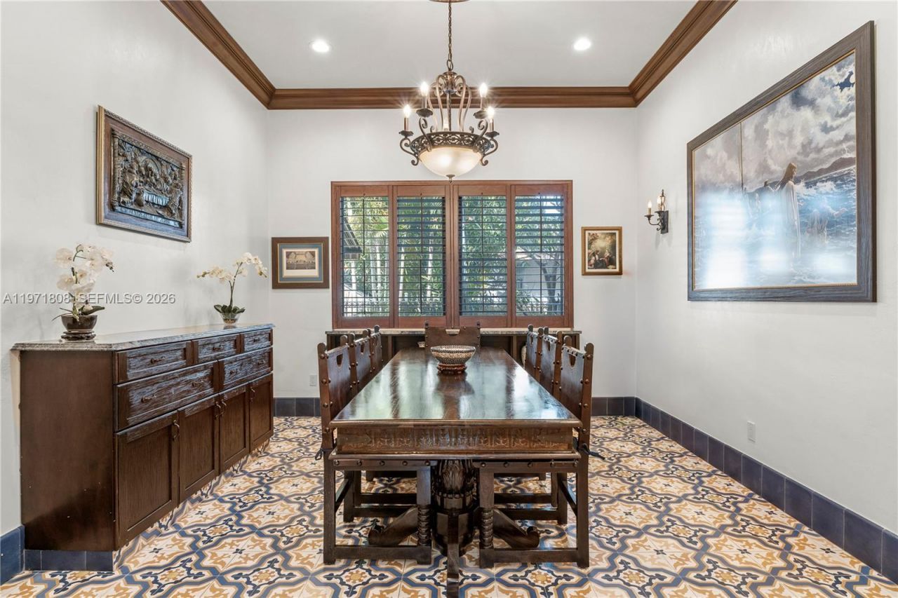 4251 SW 11th St, Miami, FL 33134 Photo