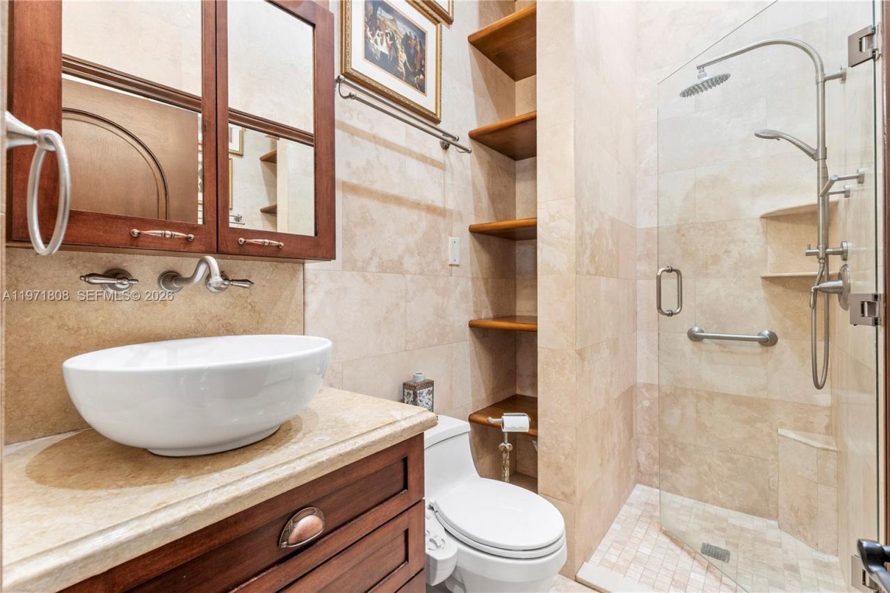 4251 SW 11th St, Miami, FL 33134 Photo