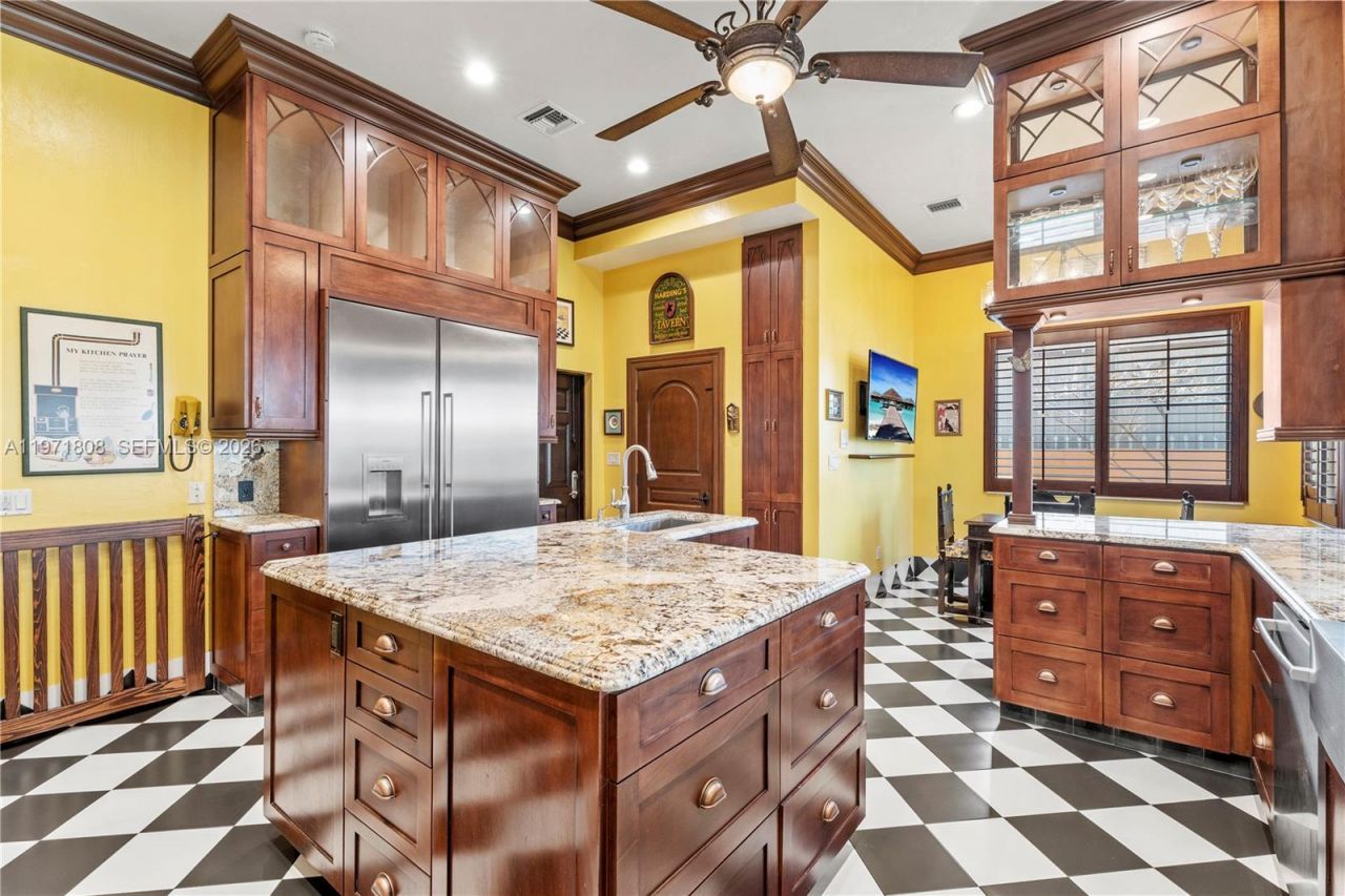 4251 SW 11th St, Miami, FL 33134 Photo