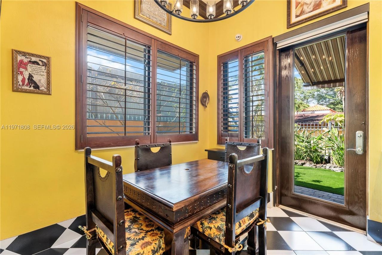 4251 SW 11th St, Miami, FL 33134 Photo