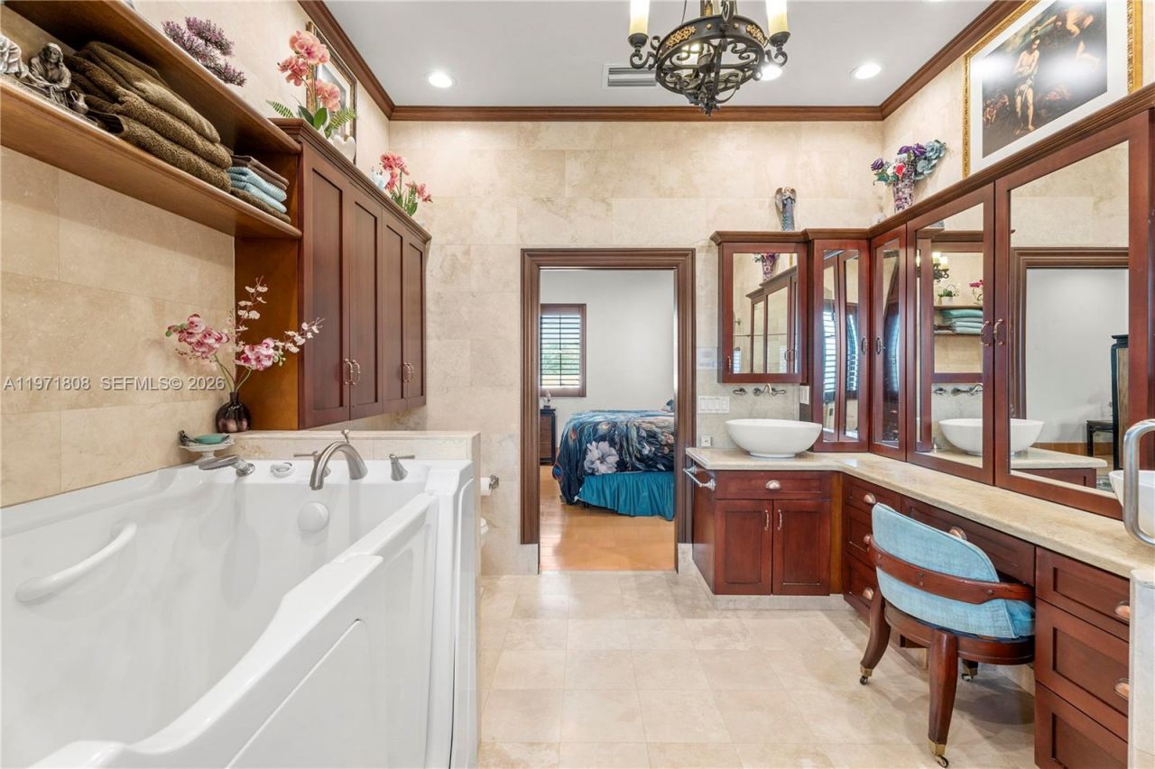 4251 SW 11th St, Miami, FL 33134 Photo