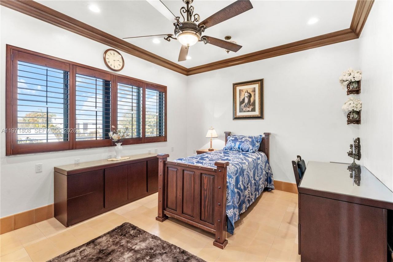 4251 SW 11th St, Miami, FL 33134 Photo