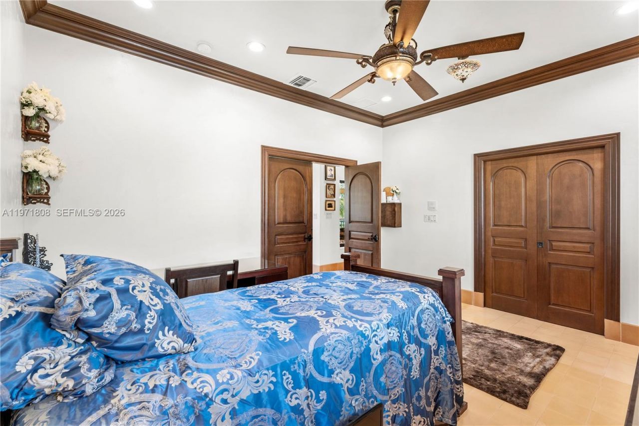 4251 SW 11th St, Miami, FL 33134 Photo