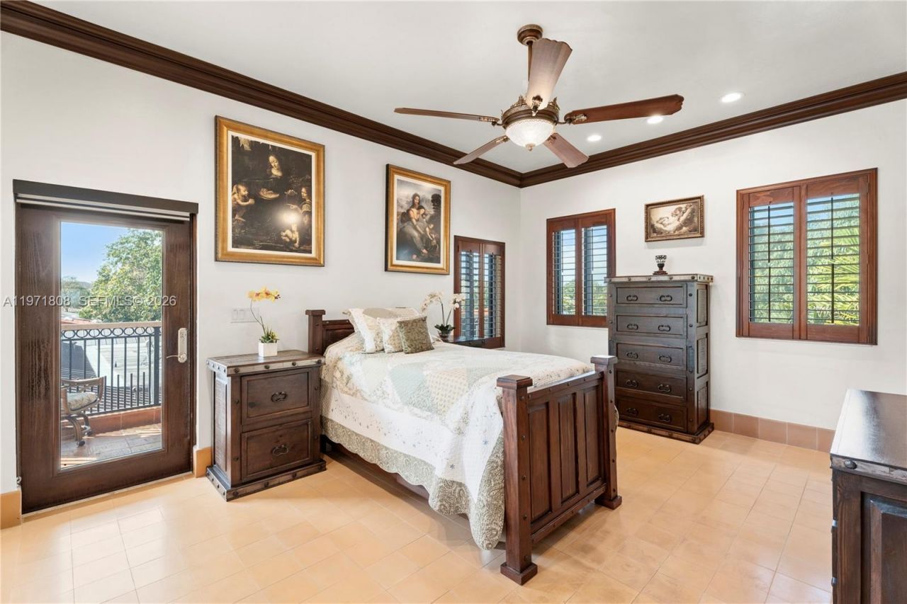 4251 SW 11th St, Miami, FL 33134 Photo