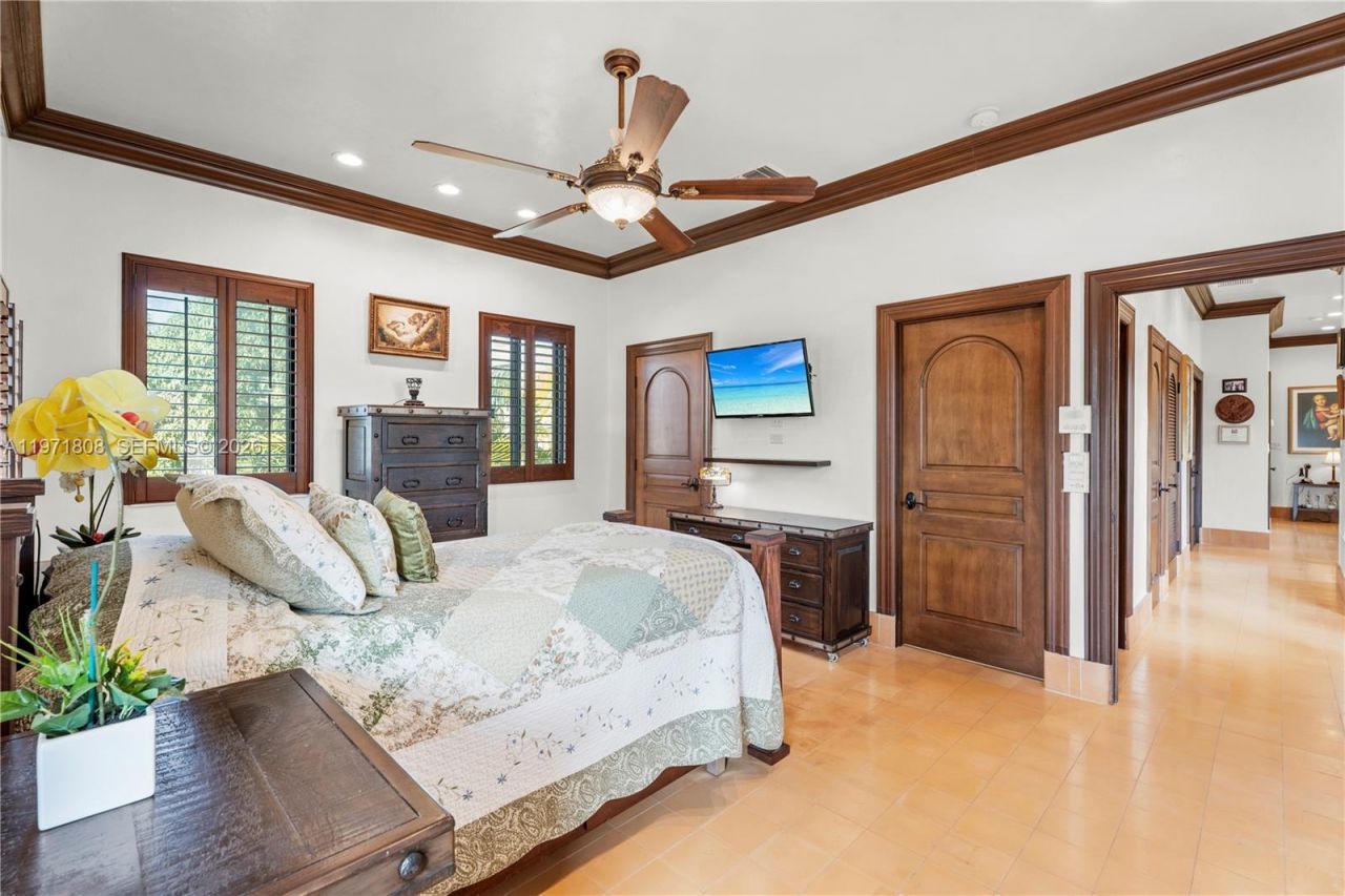 4251 SW 11th St, Miami, FL 33134 Photo