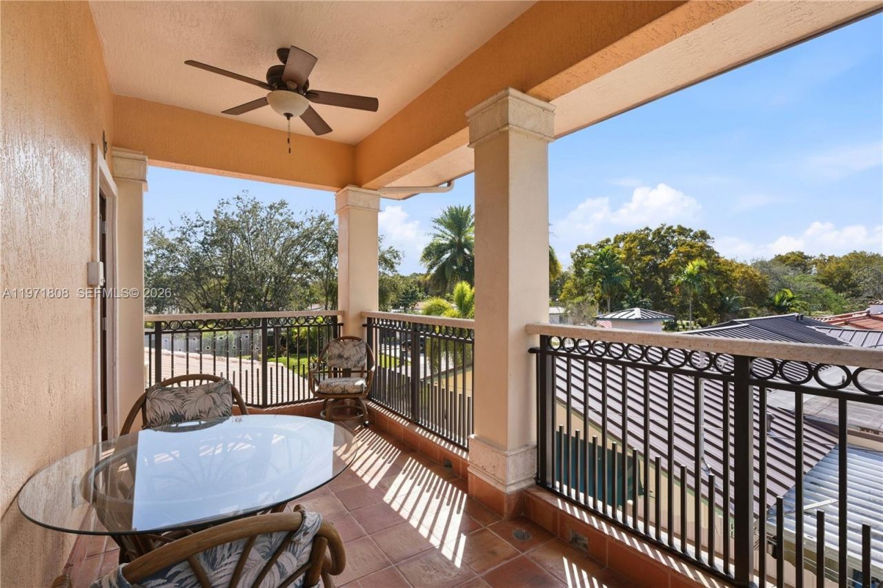 4251 SW 11th St, Miami, FL 33134 Photo