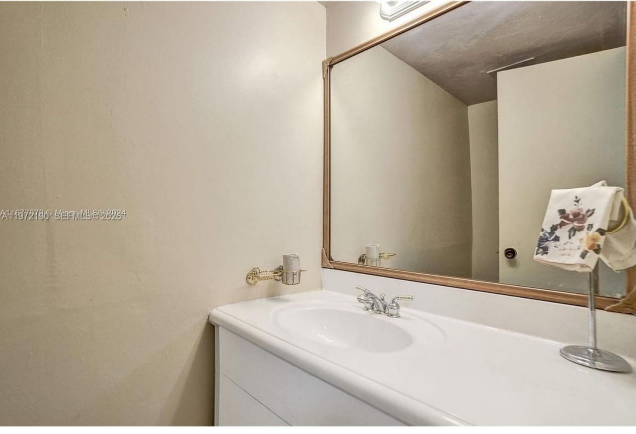 3021 NW 68th St , Unit 11G, Fort Lauderdale, FL 33309 Photo