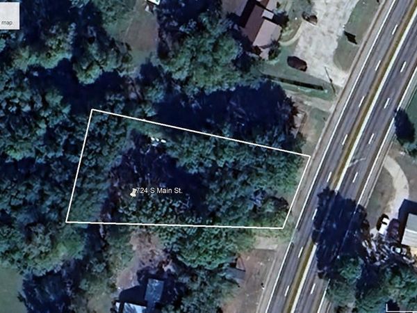 724 S Main St. , Quitman, TX 75783