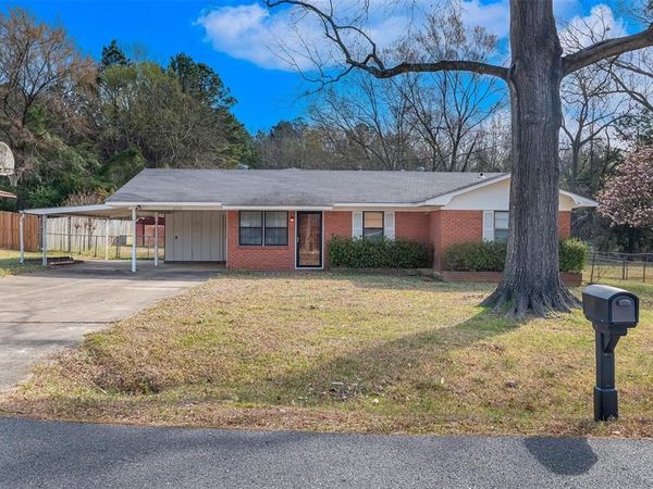 8533 Meadow Parkway Drive, Shreveport, LA 71108