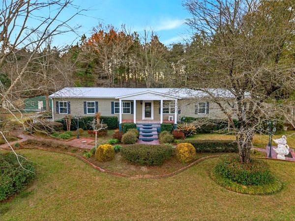 104 H Burge Rd, Poplarville, MS 39470