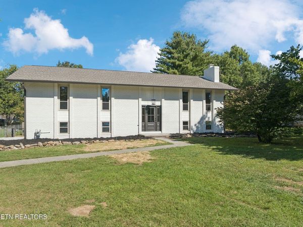 4221 Cadillac Drive, Powell, TN 37849