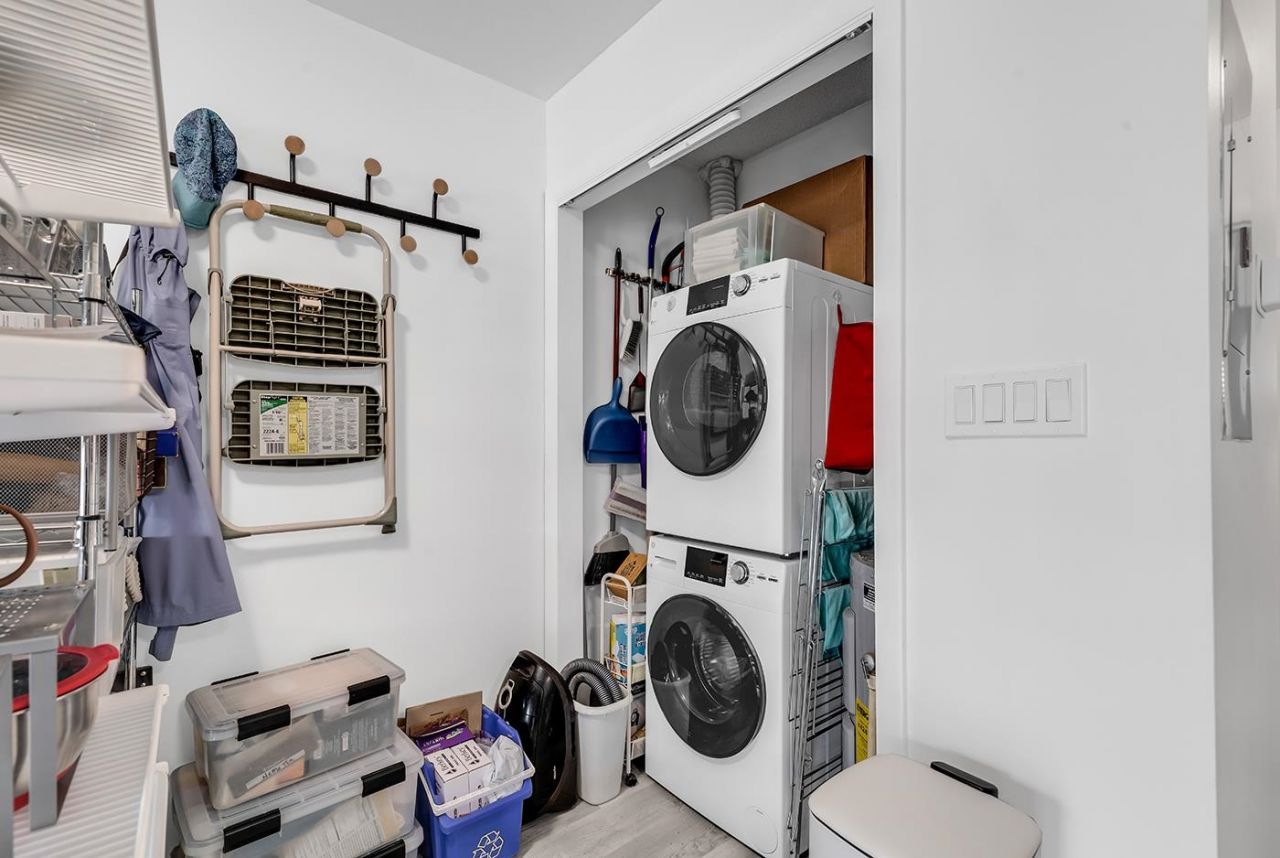 500 Fairway Village Dr.  Photo 11