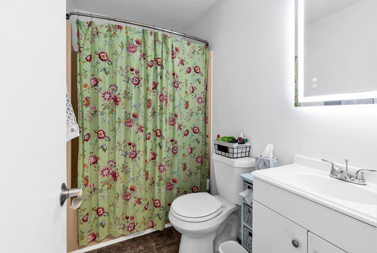 500 Fairway Village Dr.  Photo 17