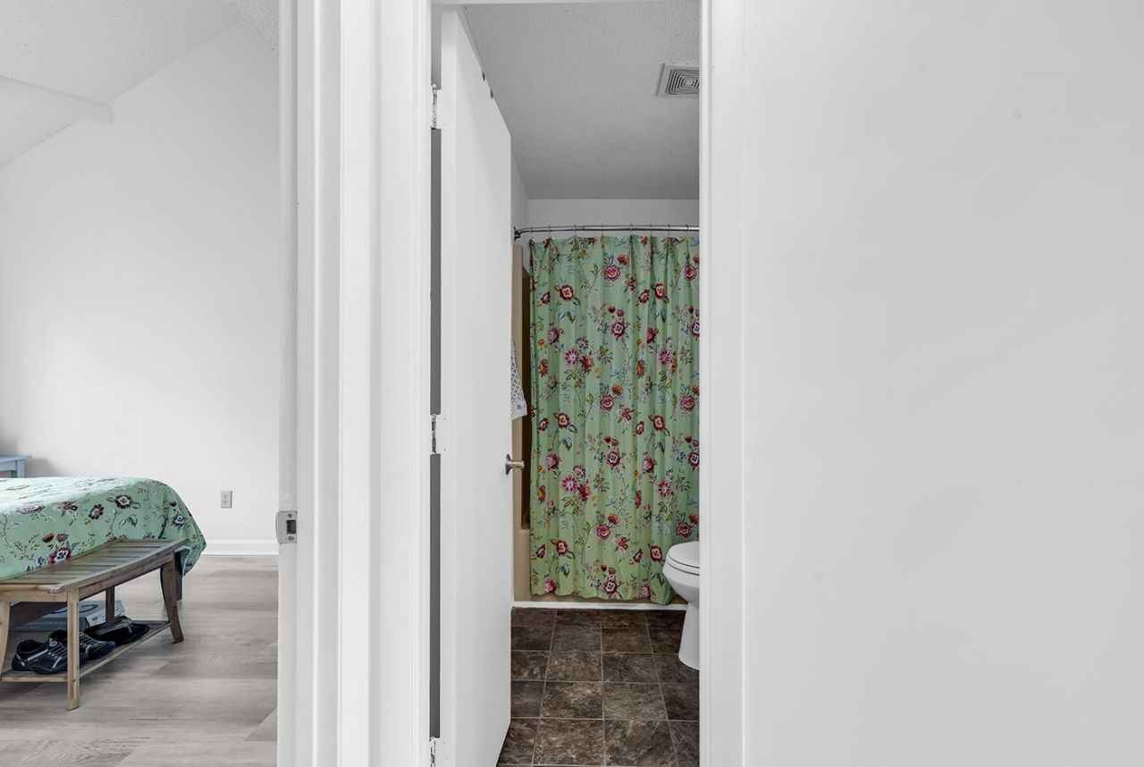 500 Fairway Village Dr.  Photo 18